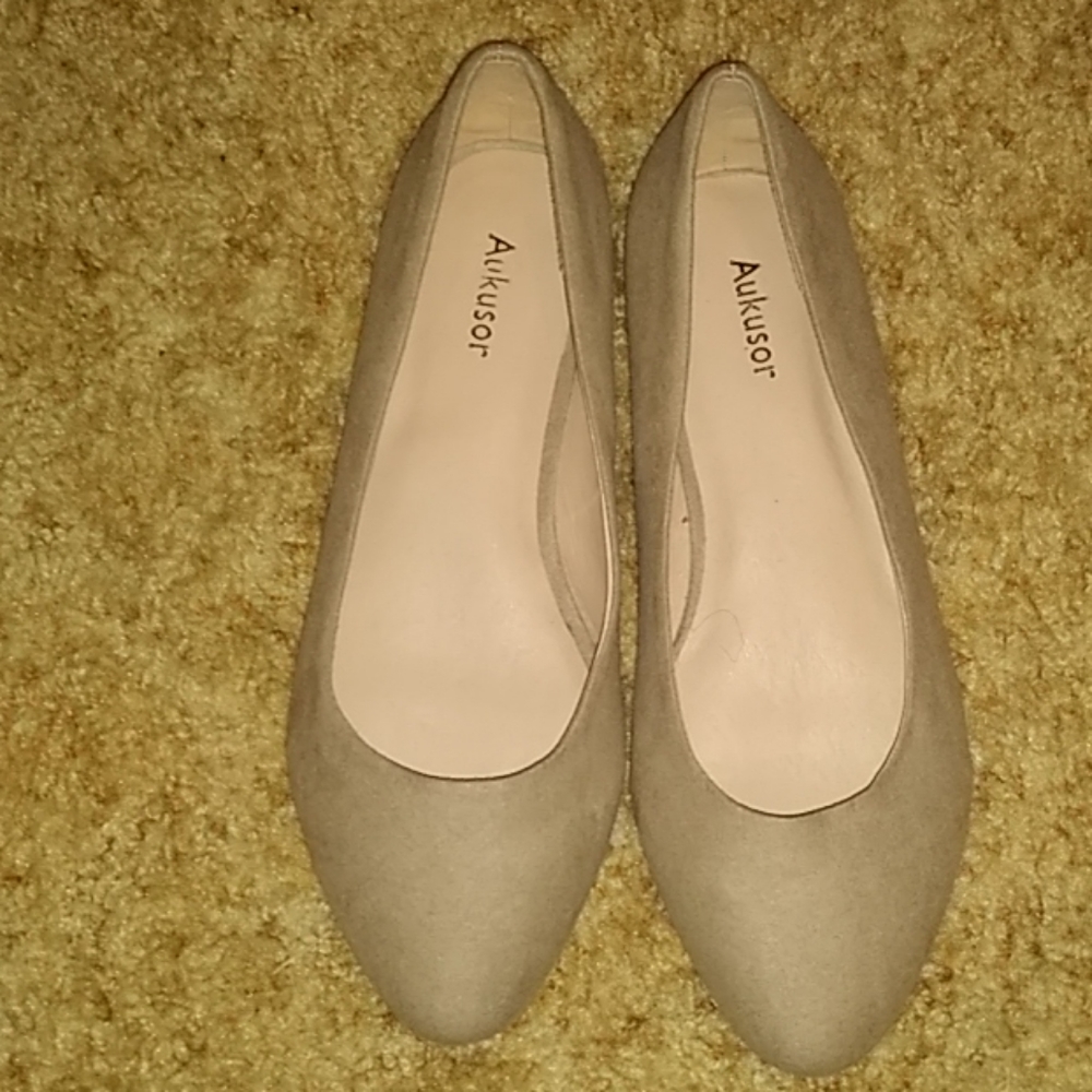 Ladies shoes